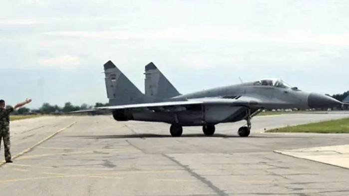 България получи първия самолетен двигател за българските изтребители МиГ-29 от