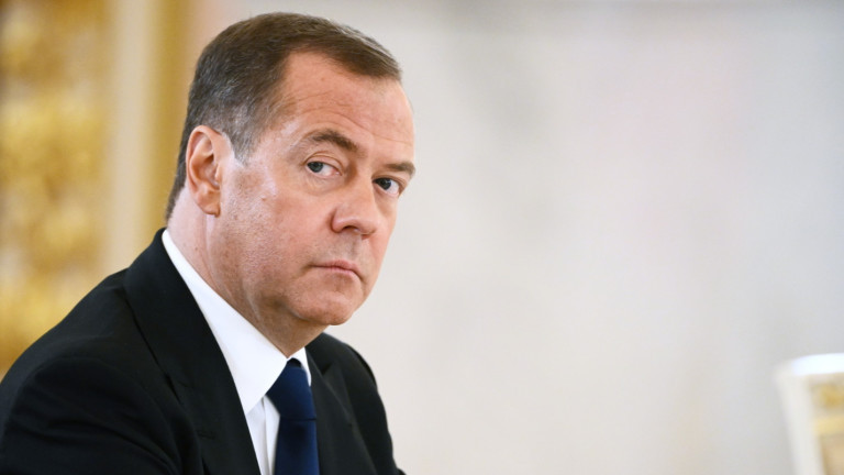 Заместник-председателят на руския Съвет за сигурност Дмитрий Медведев каза в петък, че