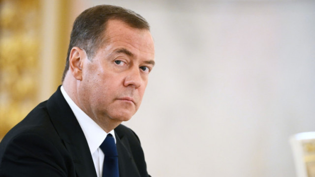Медведев обещава Трета световна война, ако миротворци на НАТО стъпят в Украйна