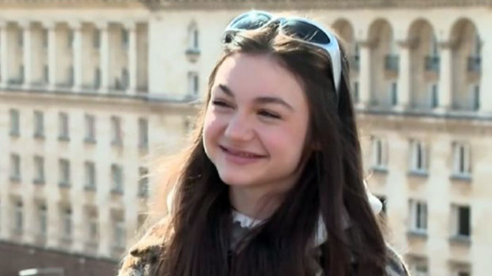 Планетата все още е детска, но Крисия вече е на