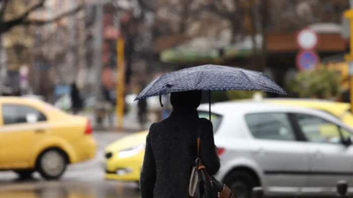 Жълт код за значителни валежи е обявен за 12 области