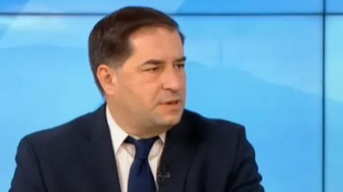 Изборната администрация да спре да мрънка, плащаме й тлъсти заплати,