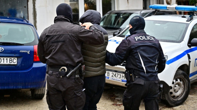 Полицията задържа четирима души при акция срещу ало измамниците  съобщава