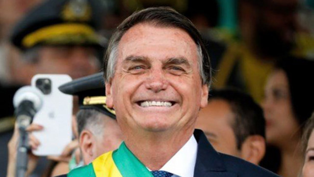 Бившият бразилски президент Жаир Болсонаро се яви в централата на
