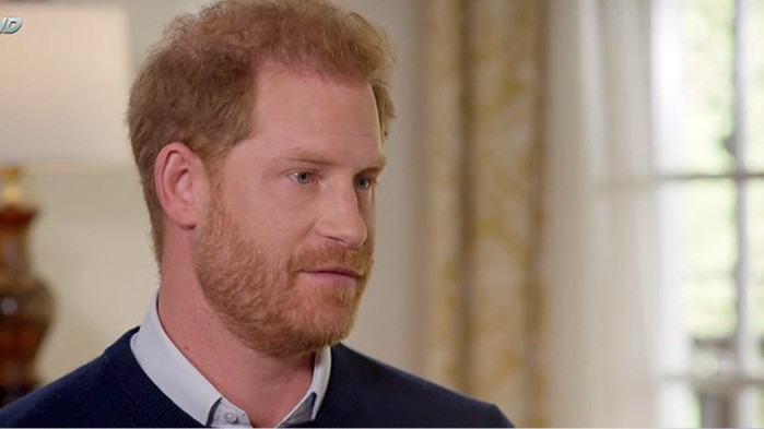 Копията от книгата на английския принц се продават за 8000