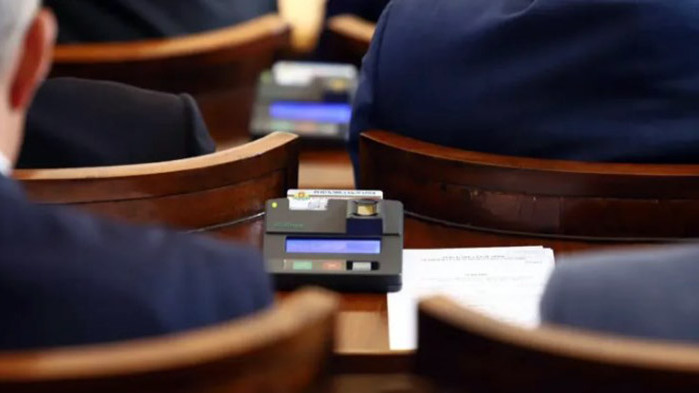 Заседанието на НС в най-важните за християните дни ще е своеобразен тест