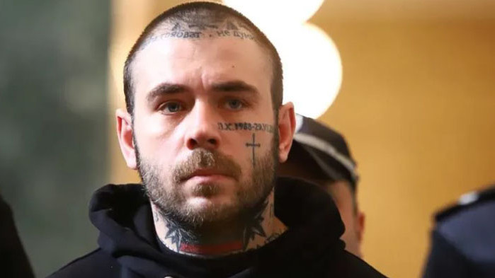 Семерджиев с нова версия: Две момичета от Instagram правиха тест драйв
