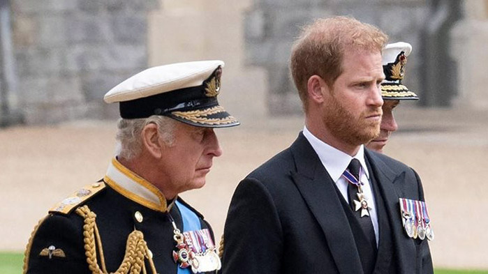 Взривоопасен скандал между принц Хари и крал Чарлз III довел