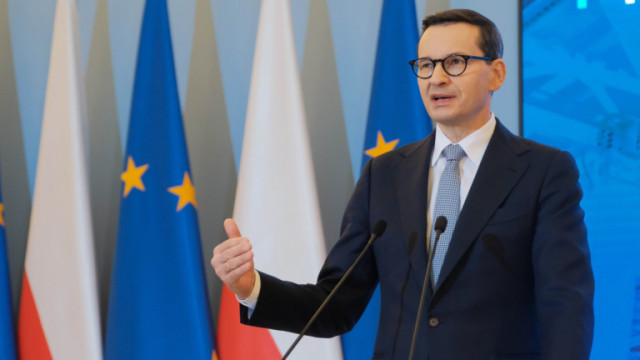 Полша се разграничи от Макрон и търси европейска сигурност при САЩ