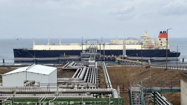 В Турция пристигна първият танкер с втечнен природен газ за