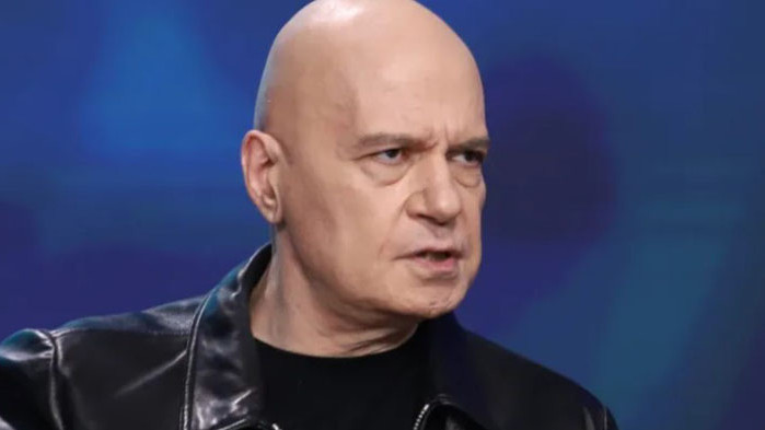 Слави Трифонов: Циркът с избора на председател на НС е демонстрация на глупостта и липсата на морал