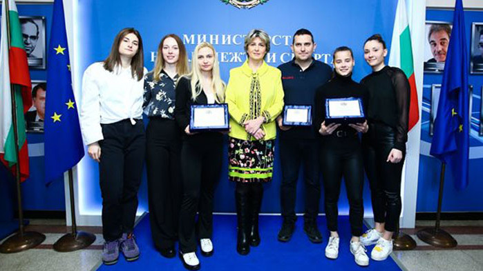 Министър Весела Лечева награди спортисти за постигнати успехи на големи първенства