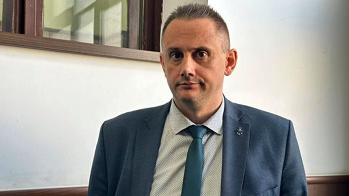 Адвокатът на Чеченеца показа клип, в който вързаното като куче момче язди клиента му