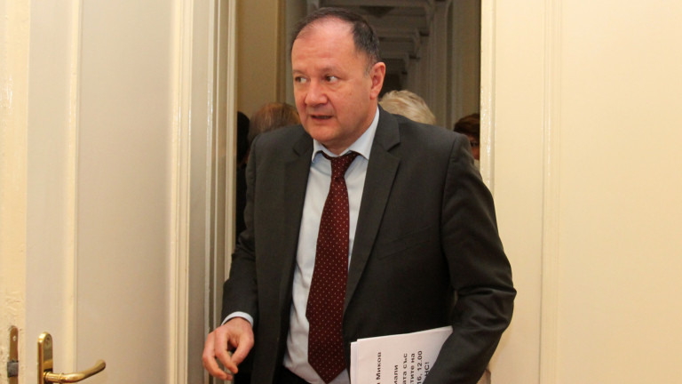 Михаил Миков: Спирането на часовника е нелепо