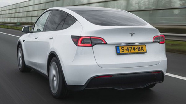 Американският производител на електрически автомобили Tesla понижи днес цените на