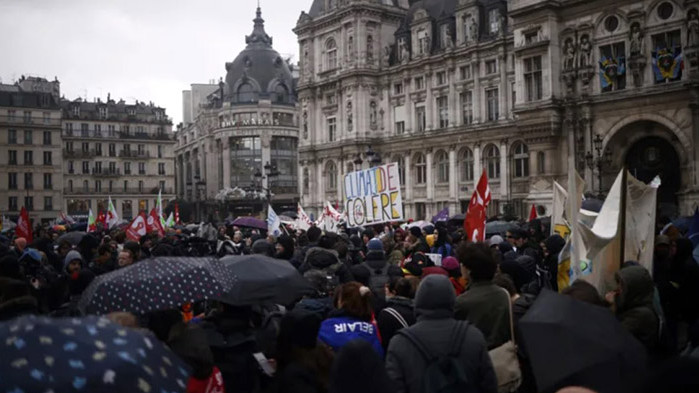 Конституционният съвет одобри вдигането на пенсионната възраст, нова вълна протести във Франция