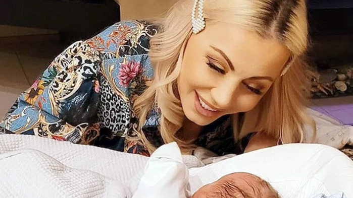 Певицата Камелия стана майка. Новината съобщи самата тя в профилите