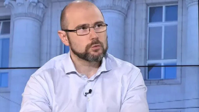 „Епицентър“: Близък до Христо Иванов правен експерт изненадващо атакува закона „Зарков“