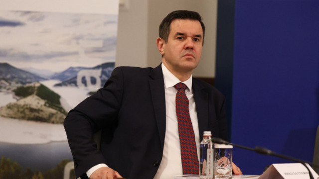 Служебният министър на икономиката и индустрията Никола Стоянов отказа да отговори