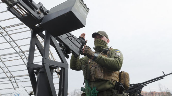 Късно вечерта в сряда небето над украинската столица бе озарено