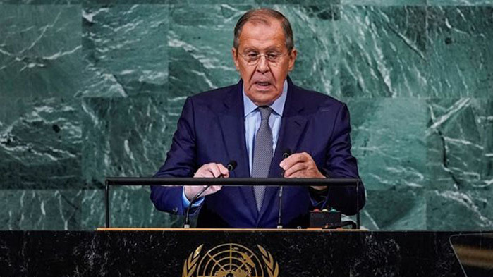 Руският външен министър Сергей Лавров снощи се срещна с президента