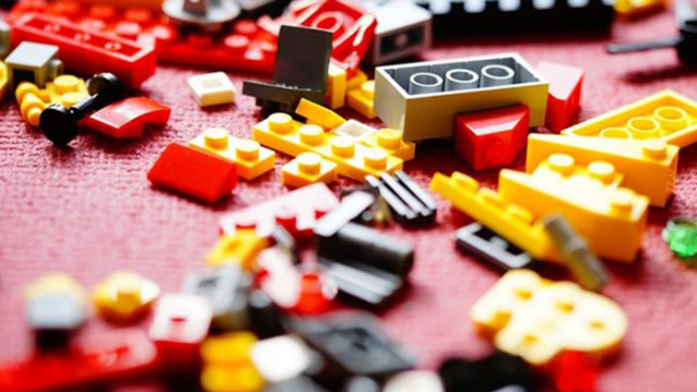 Производителят на играчки Лего Lego обяви днес че е постигнал