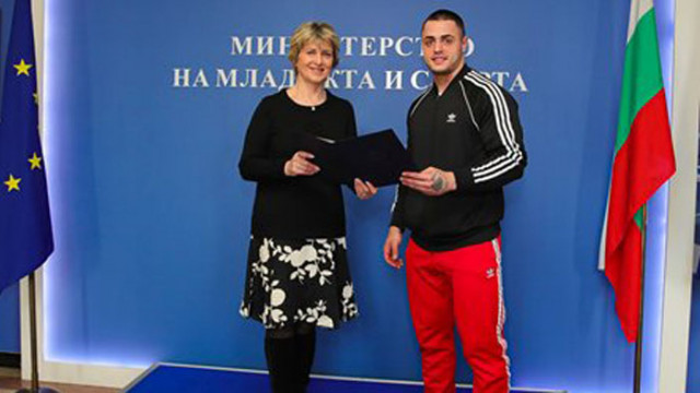Весела Лечева се срещна с шампиона Карлос Насар след завръщането му от Ереван