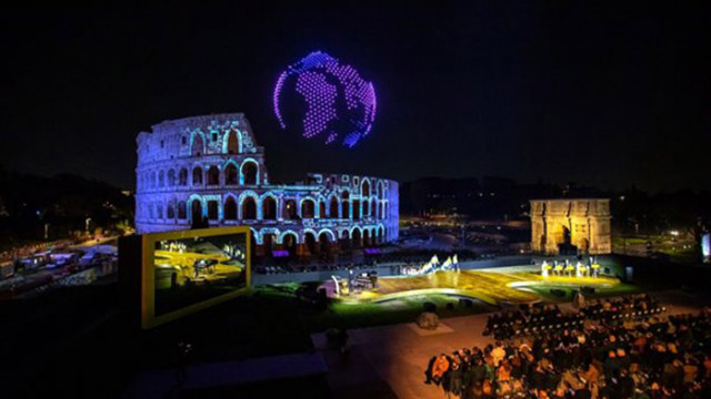 500 дрона над Колизея го осветиха по ослепително красив начин
