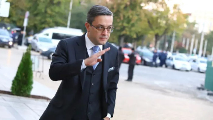 Тезата за втория мандат е екстравагантна. Ако няма правителство с