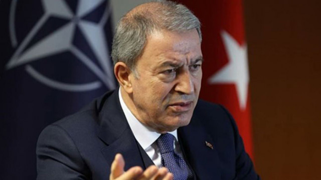 Турският министър на отбраната Хулуси Акар съобщи че утре в