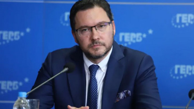 Даниел Митов: Асен Василев ще прави коалиция с „Възраждане“, които нарече руски агенти?