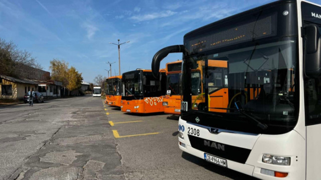 Поредно нападение срещу автобус на градския транспорт в София  Неизвестни са