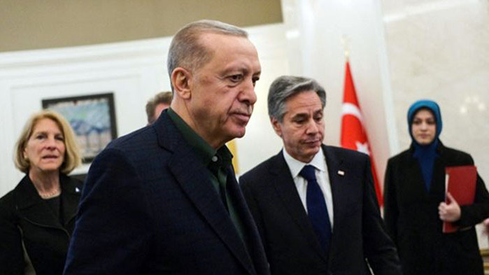 Турският президент Реджеп Тайип Ердоган днес награди с медал главен