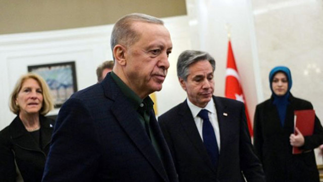 Турският президент Реджеп Тайип Ердоган днес награди с медал главен