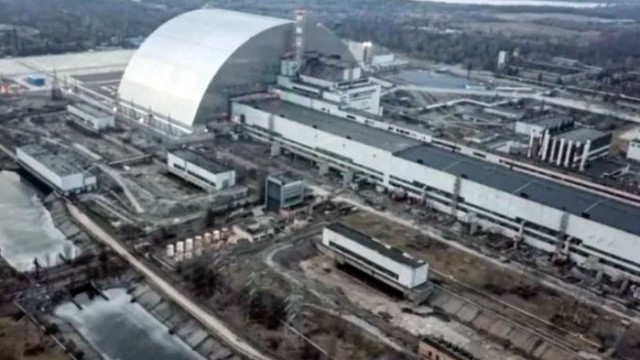 На 26 април 1986 година чернобилският реактор №4 експлодира Светът