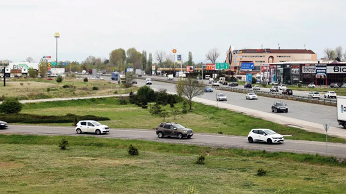 Във връзка с предстоящия празник 1 май и предшестващите го