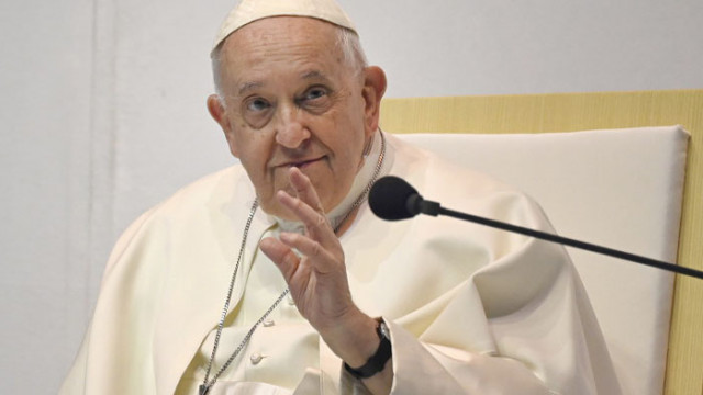 Папа Франциск благодари на унгарците че са приели украински бежанци и