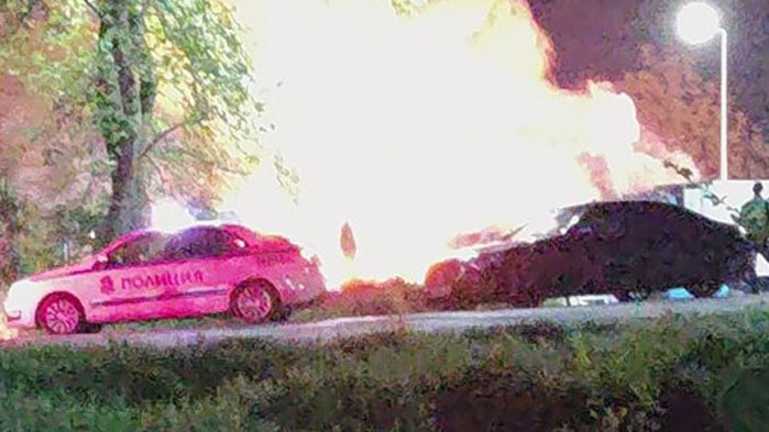 Осем товарни автомобила изгоряха при голям пожар около 4 ч.