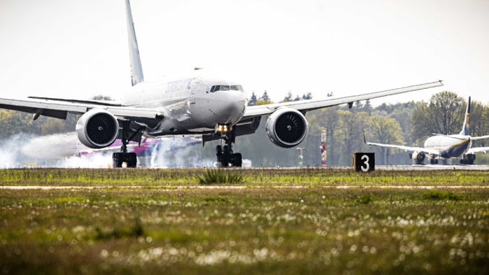Суданските въоръжени сили и съперничещите Сили за бърза поддръжка в