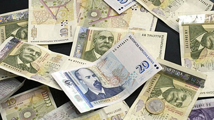 Защо в България минималната заплата е 398 евро и това