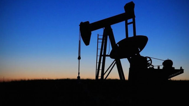 Цените на петрола леко надолу