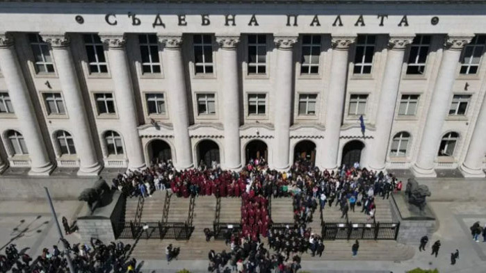 С този гнусен акт искат да ни покажат, че с