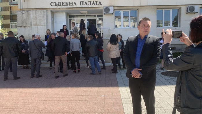 Прокурори и следователи от Варна се събраха в знак на подкрепа и единство (СНИМКИ)