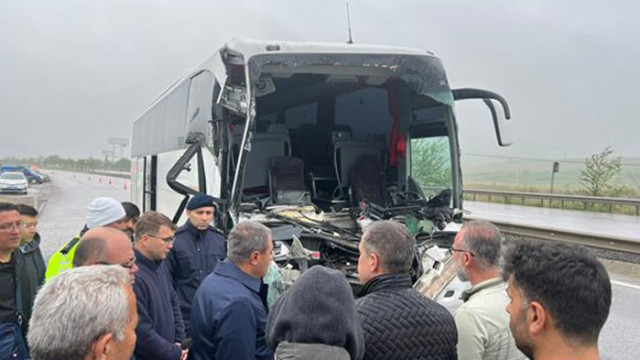 Втори автобус с ученици катастрофира в Турция, най-малко 33 са ранени
