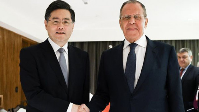 Китайският външен министър Цин Ган се срещна със Сергей Лавров