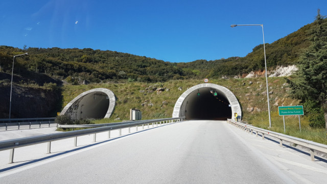 Турция откри дългия тунел с две тръби в страната На