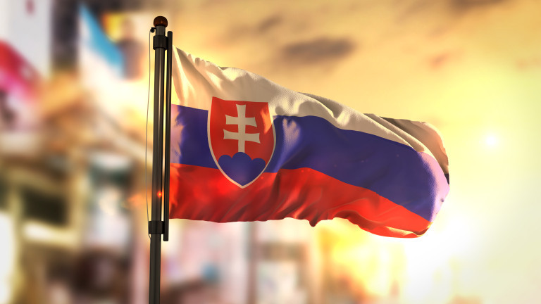 Външният министър на Словакия Растислав Кацер в петък обяви, че подава