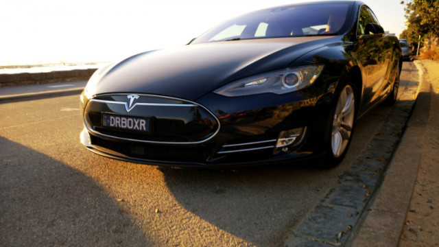 Производителят на електрически автомобили пусна Model S Plaid с ограничена