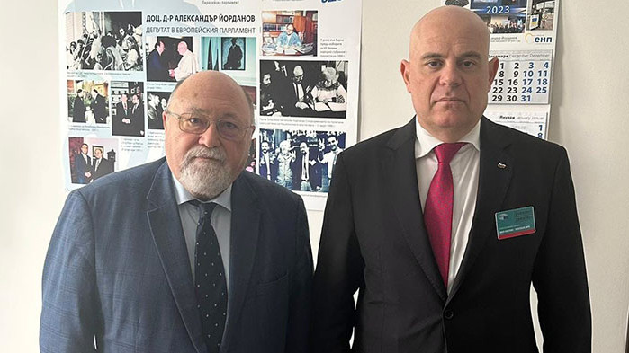 Александър Йорданов: Дрънканиците за инсценировка само доказват, че ни чакат още лоши дни