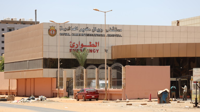 Въздушни удари отново разтърсиха в понеделник столицата на Судан Хартум, съобщава АФП.